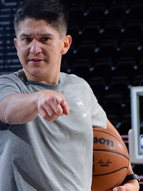 Chris Holguin, LA Clippers